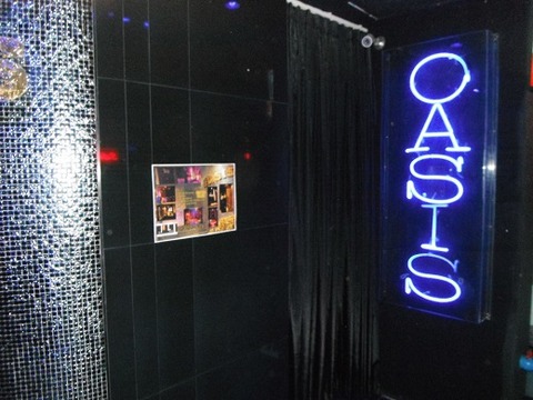 ホテル「OASIS」