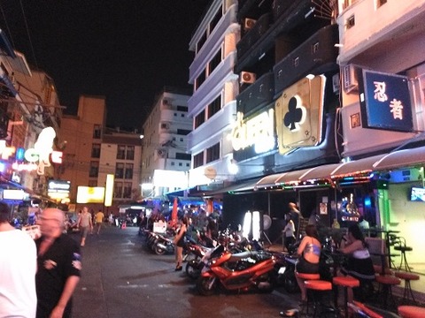 クイーンクラブ