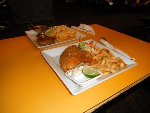 フィッシュ&チップスとヒレステーキ