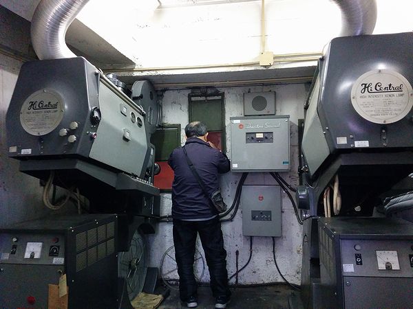 豊島公会堂の映写機