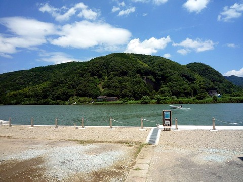 7823BA07-407C-4F96-AE88-5AE3BA3622CB