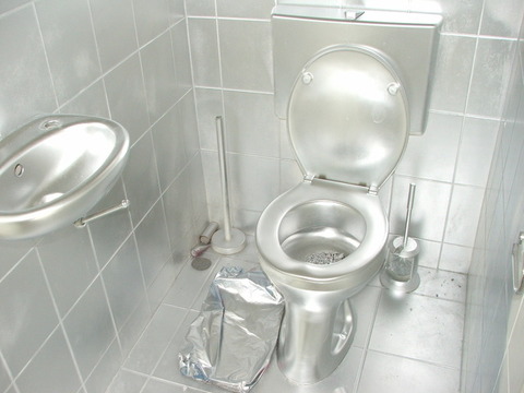 toilet-1442796-640x480