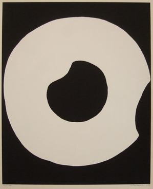 white_circle_on_black_background_1