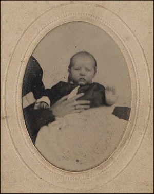 hidden-mother-hand