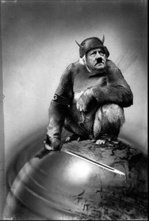John Heartfield「And yet it moves」1943