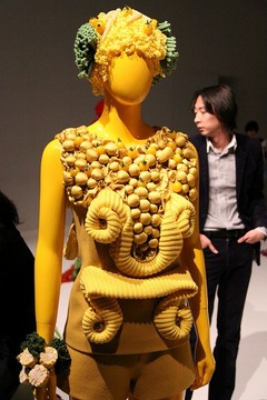 RITSUKO SHIRAHAMA 09 A/W Collection