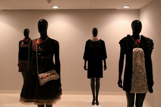 RITSUKO SHIRAHAMA 09 A/W Collection