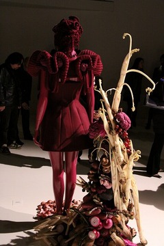 RITSUKO SHIRAHAMA 09 A/W Collection