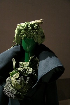 RITSUKO SHIRAHAMA 09 A/W Collection