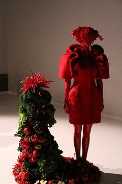 RITSUKO SHIRAHAMA 09 A/W Collection