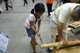丸太きりコーナーで一生懸命
