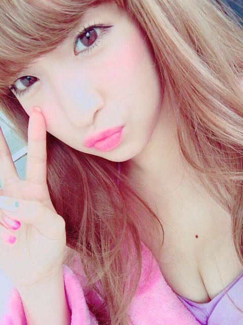 透明感がかわいい梅田彩佳の画像