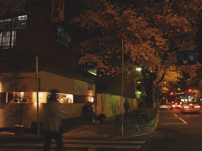 オリンパス E-300 SIGMA 18-125 F3.5(開放) 露出1/5 ISO400