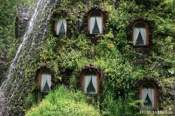 incredible_magic_mountain_like_chilean_hotel_06