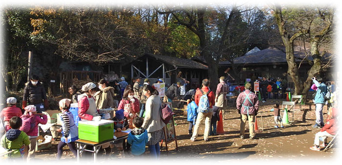 0焼き芋と餅つきコーナー700