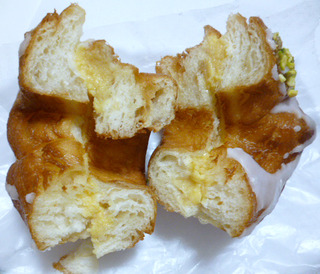 「FREDS」のパン