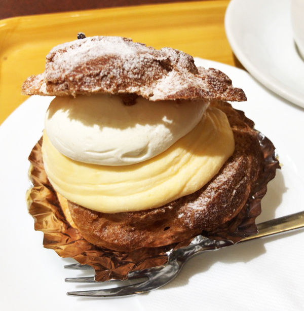 神楽坂シュークリーム