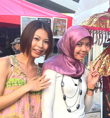 まいちゃんとインドネシアレディ