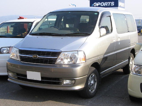 Toyota-granvia_1999-front
