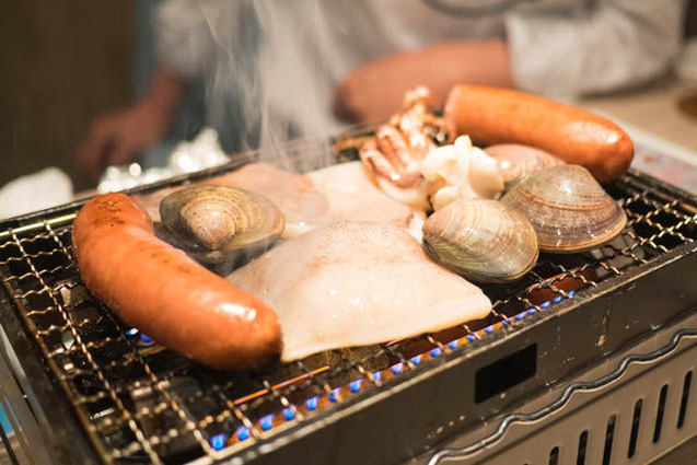 ２０品目食べ放題 蛤 も 牡蠣 も超美味しい海鮮bbq Aohama 居食屋レインボー
