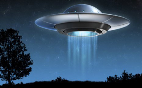 牛がUFOにさらわれる瞬間が撮影される5