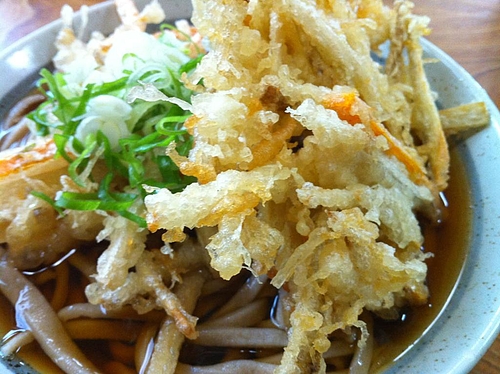 富川の松葉。ごぼうそばが絶品。写真は、ごぼうそばにごぼう天をトッピング。 富川の松葉。ごぼうそばが絶品。写真は、ごぼうそばにごぼう天をトッピング。