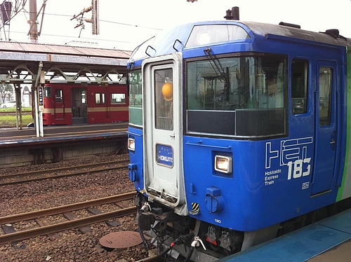 スーパー北斗。苫小牧駅にて。 スーパー北斗。苫小牧駅にて。