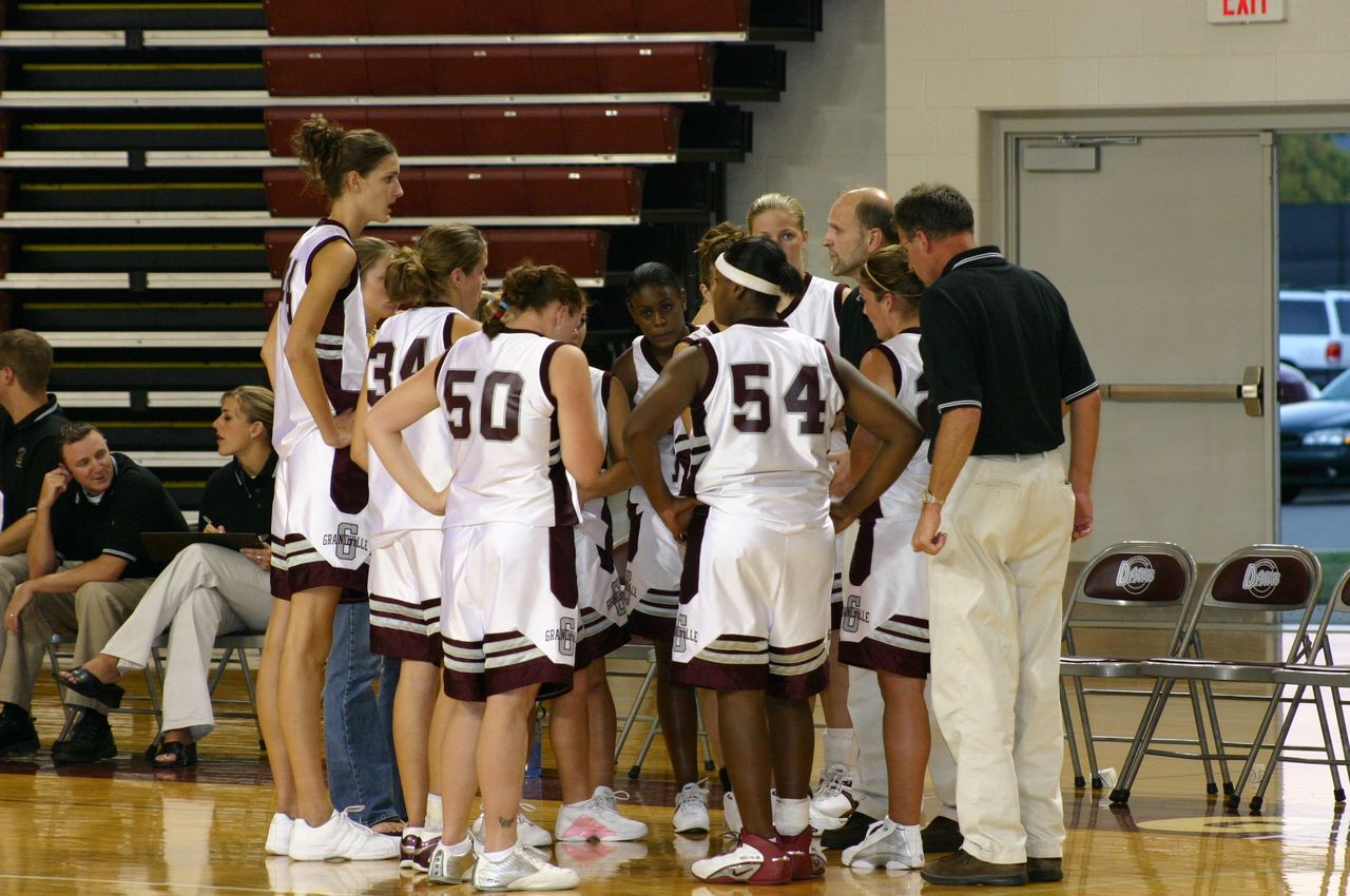 長身美女図鑑 Allyssa DeHaan