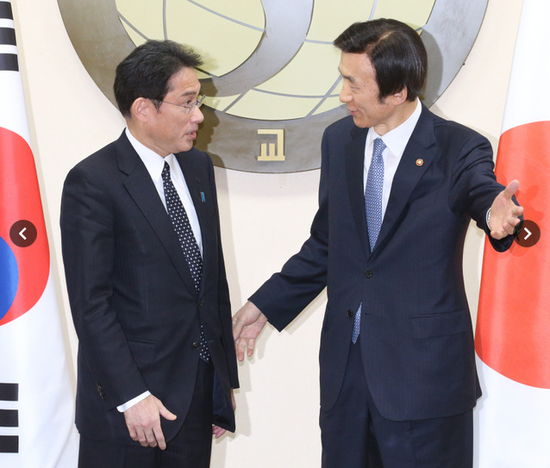 【慰安婦合意】 朝日新聞の心底嬉しそうな号外をご覧くださいｗｗｗｗｗｗｗ