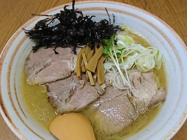 白湯ラーメン