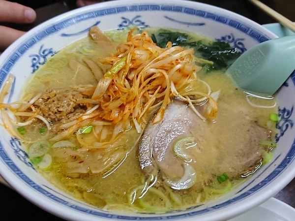 お隣は。