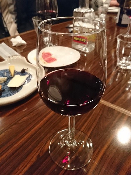 赤ワイン。