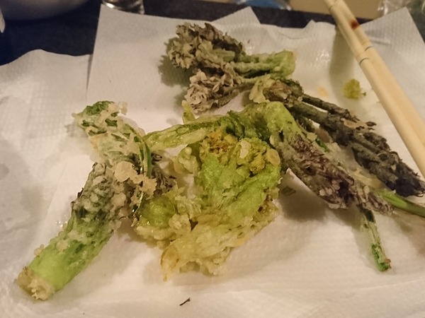 山菜の天ぷら、２段。