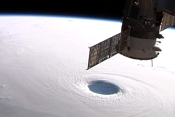 動画】NASA、宇宙から見た「台風19号(ヴォンフォン)」の高画質