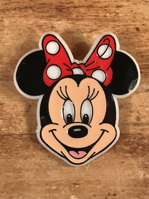 Vintage Monogram Disney Minnie Mouse Plastic Pinback (1)