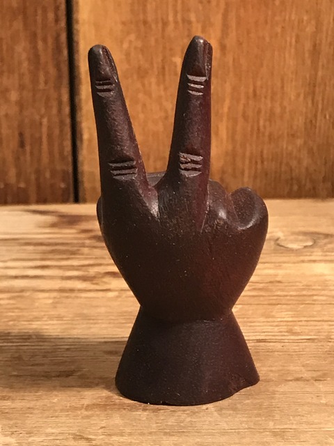 vintage wooden peace sign figurine (98)