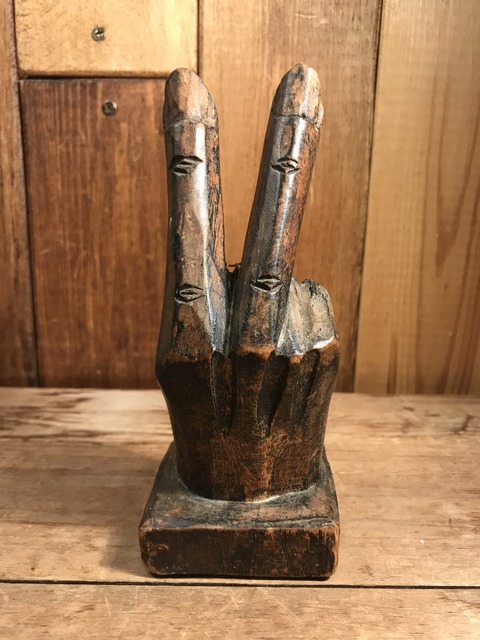 vintage wooden peace sign figurine (75)