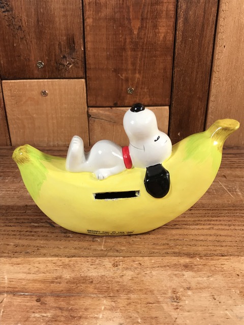 Vintage Peanuts Snoopy “Sleep On The Banana” Coin Bank (4)