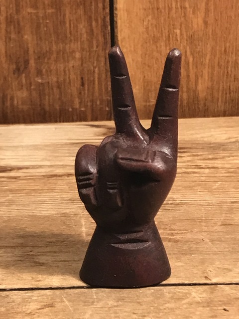 vintage wooden peace sign figurine (94)