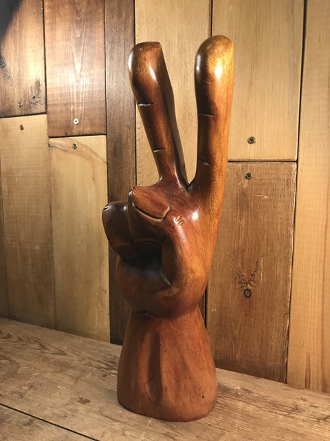 vintage wooden peace sign figurine (133)