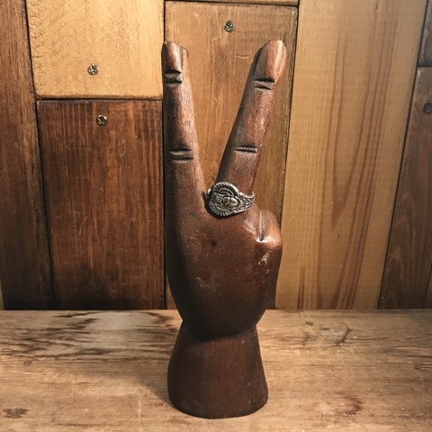 vintage wooden peace sign figurine (124)