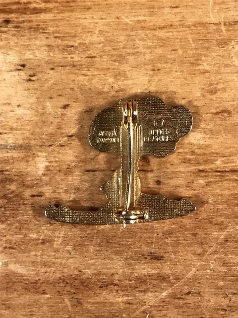 Vintage Aviva Peanuts Snoopy “Skiing” Pinback (19)