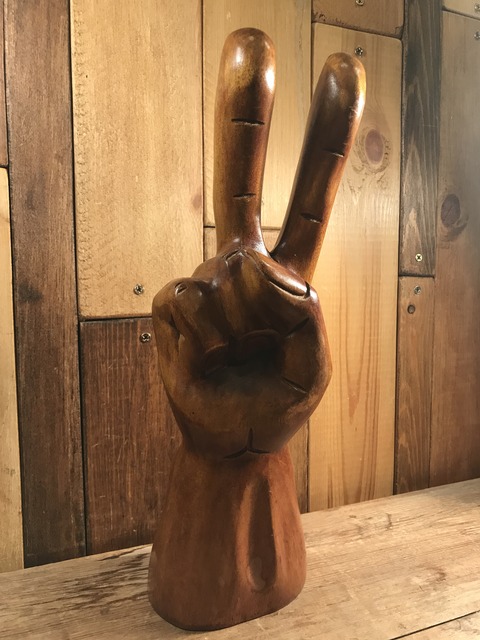 vintage wooden peace sign figurine (132)