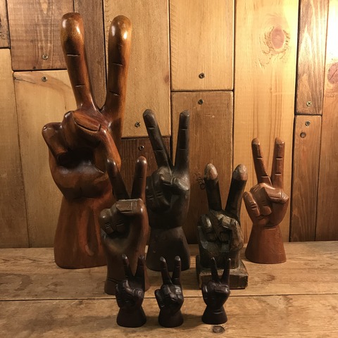 vintage wooden peace sign figurine (130)