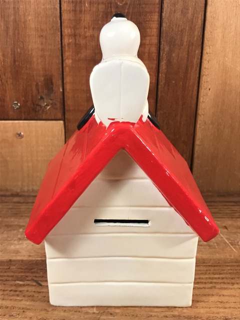 Vintage Peanuts Snoopy “Sleep On The Kennel” Coin Bank (4)