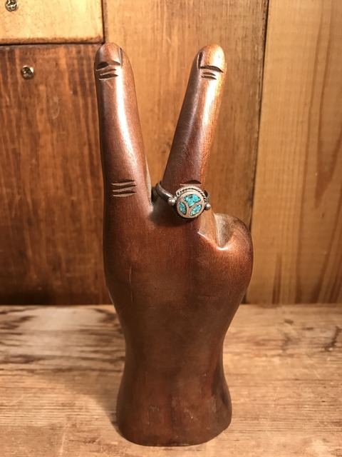 vintage wooden peace sign figurine (120)