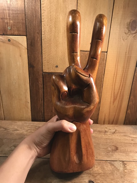 vintage wooden peace sign figurine (137)
