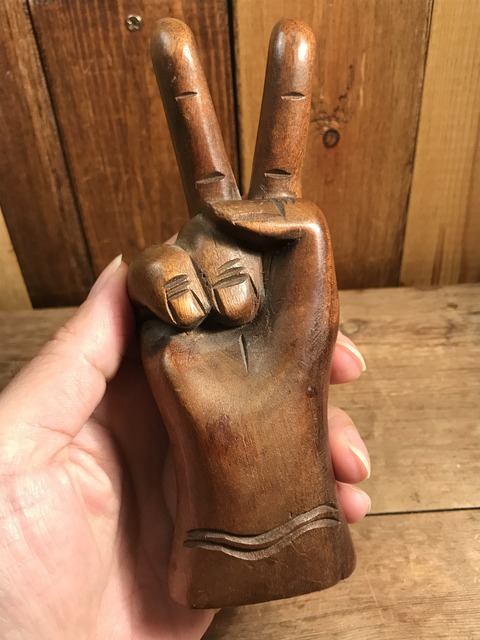 vintage wooden peace sign figurine (70)