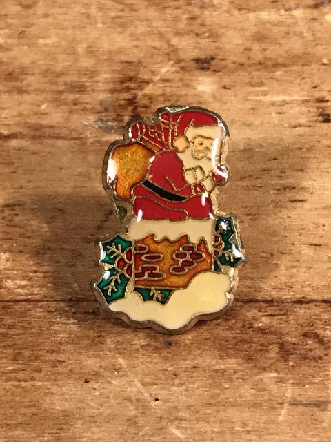 Vintage Santa Claus Enamel Pins (1)