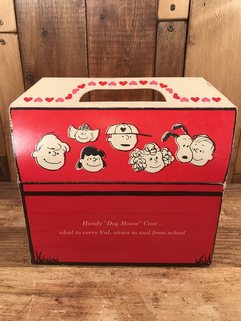 Vintage Hallmark Peanuts Snoopy Valentines Box (1)